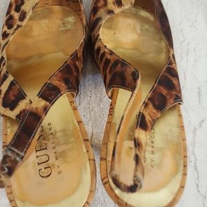 GUESS SHOES SIZE 6.5 GOOD CONDITION CHECK THE PICTURES.